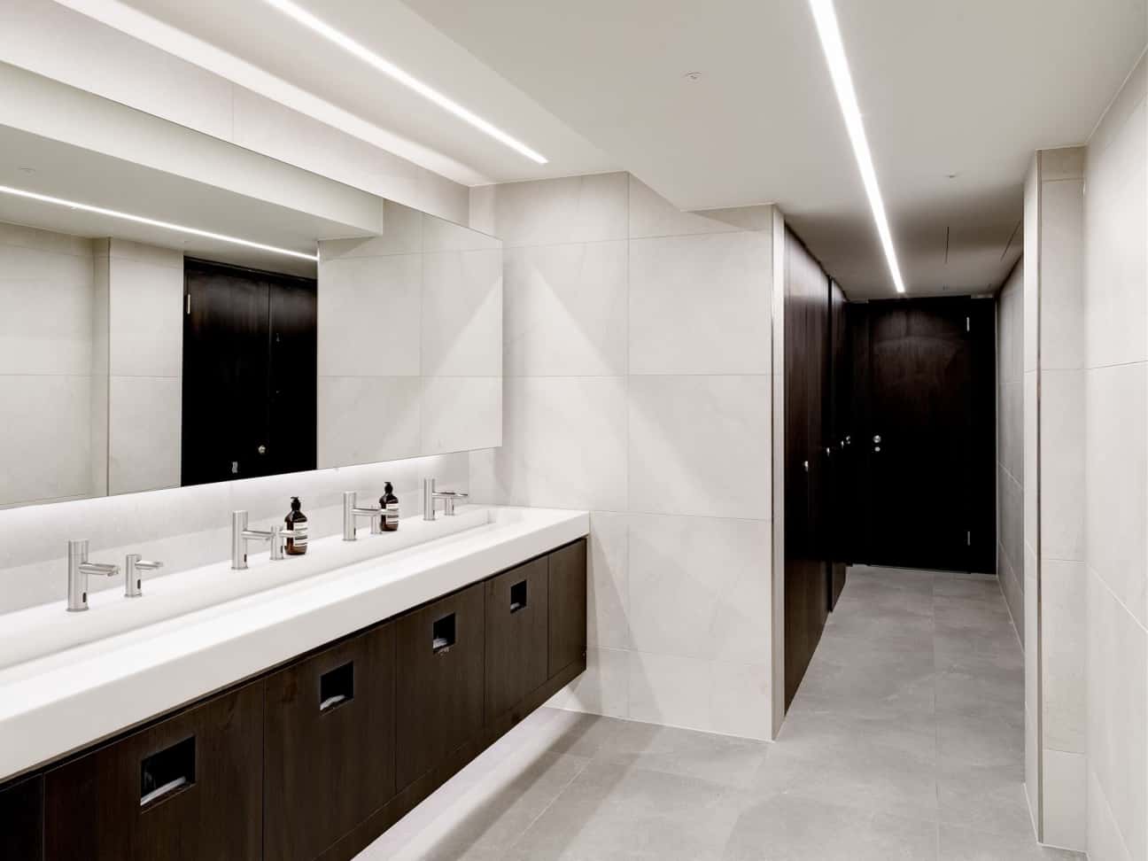 berkeley square house bathroom